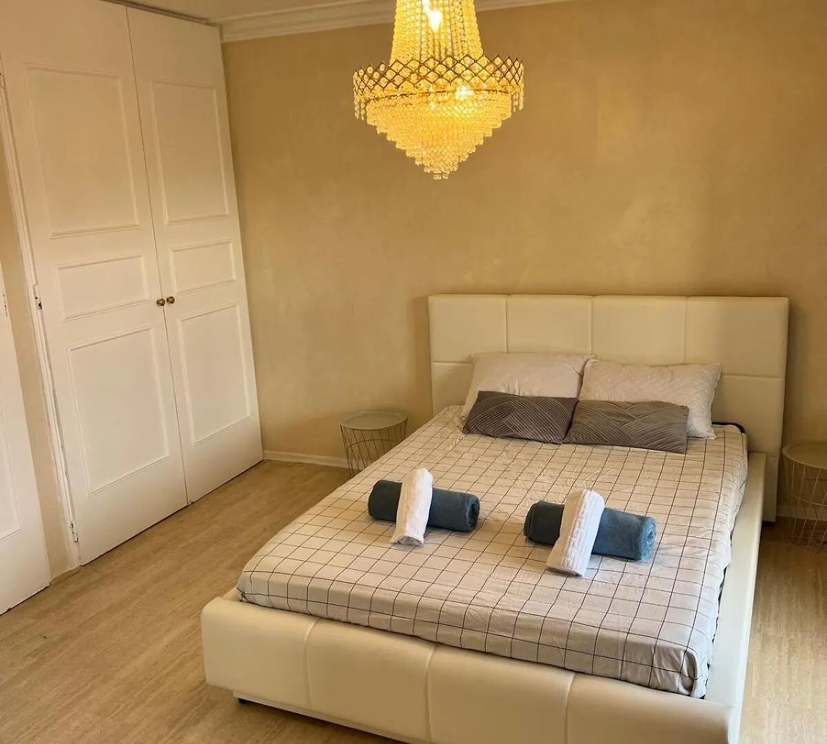 Apartment 6 People Near Airport Nice France